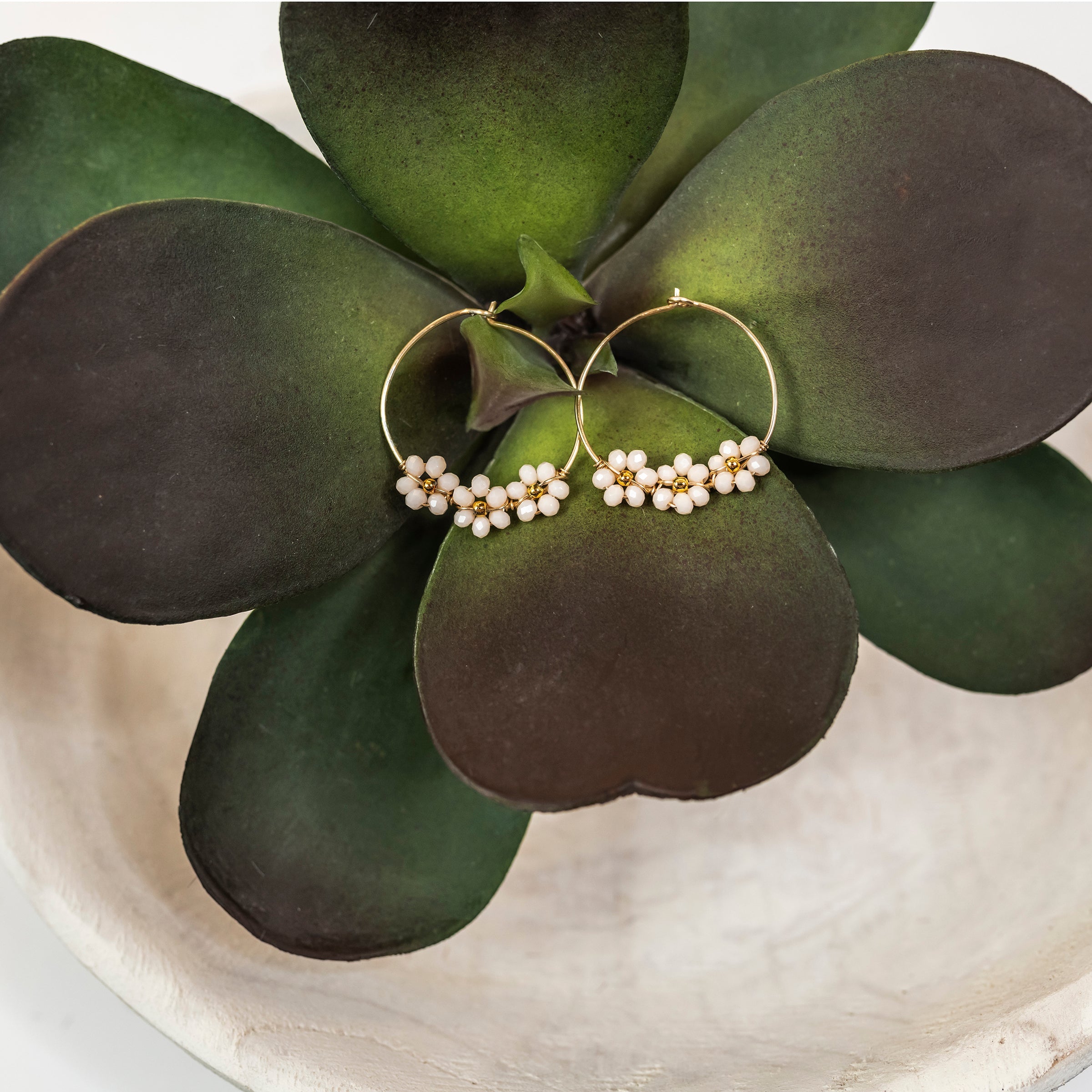 Daisy gold earrings