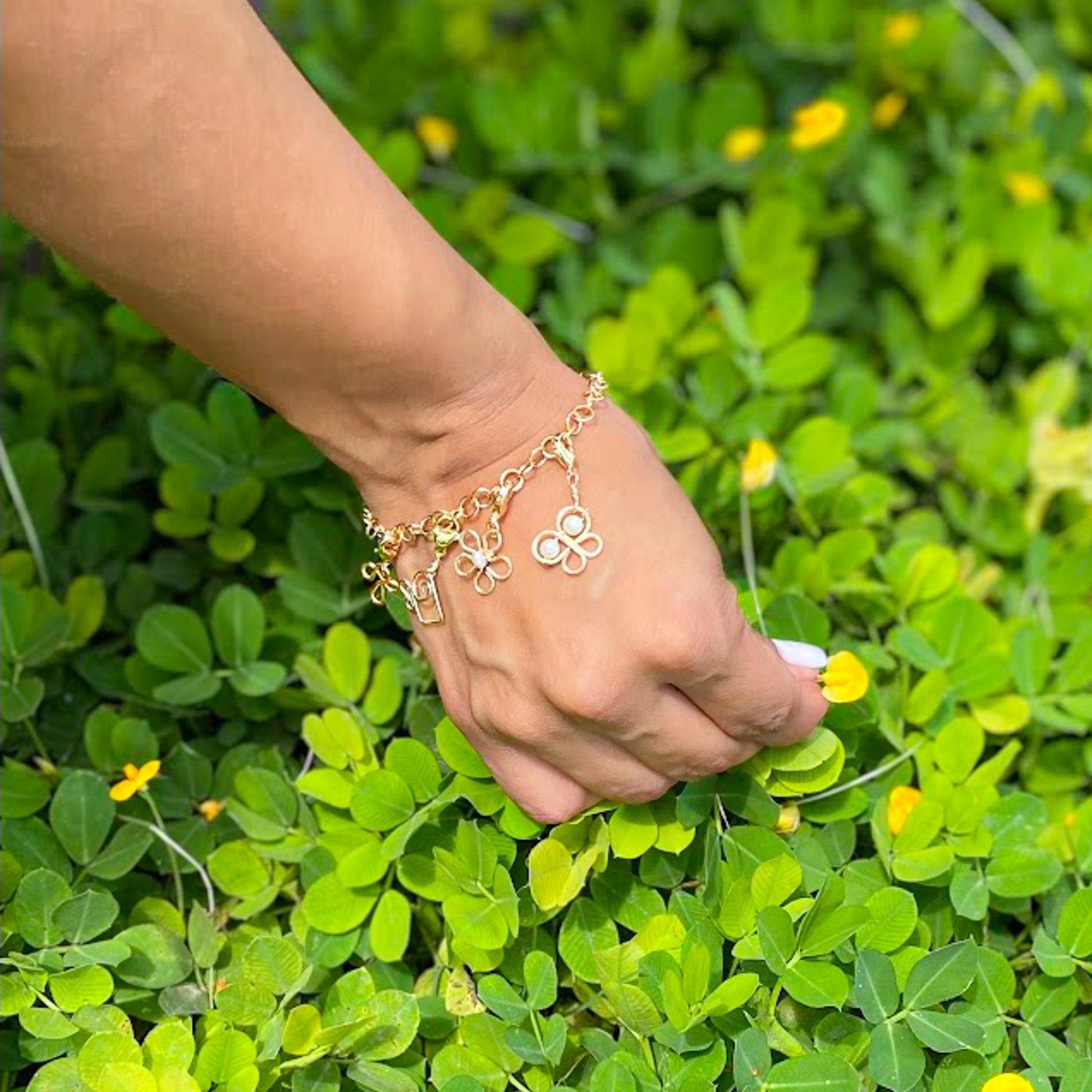 Flower gold charm