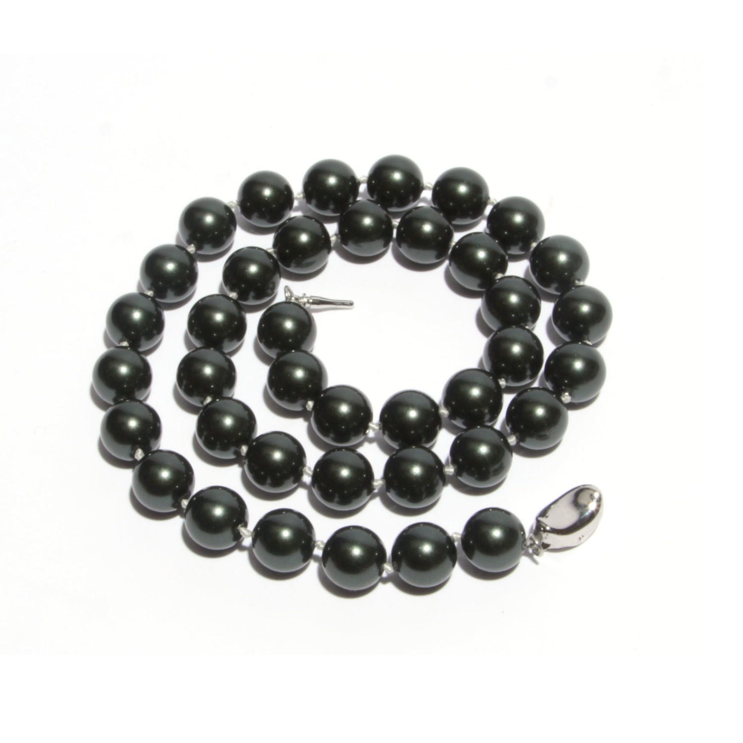 Round Sea Shell Pearl Necklace