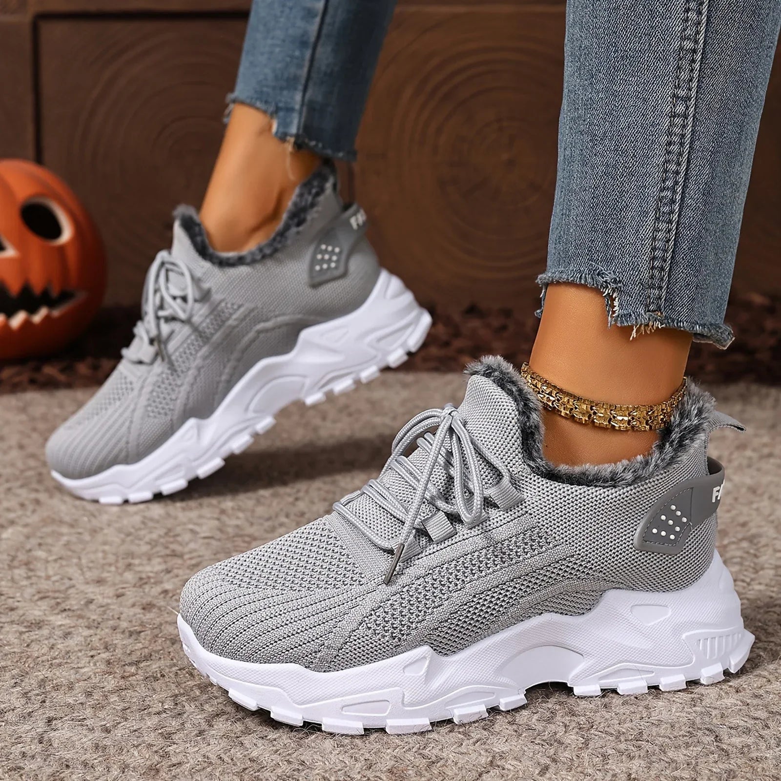 Women's Winter Warm Sports Shoes Non Slip Soles Suitable for Cold Weather Outdoor Walking Sports Shoes Ladies Sneakers
