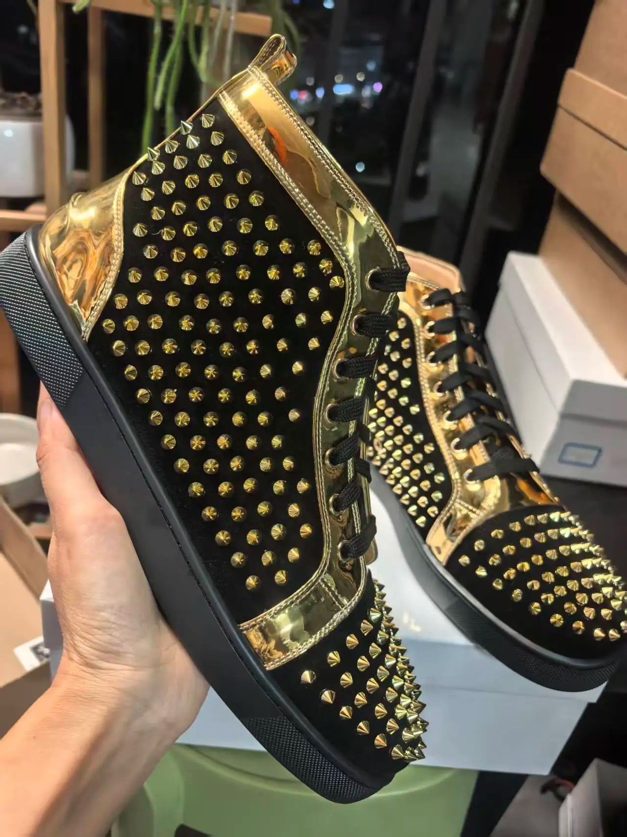 High-Top Shoe Gold Patchwork Black Leather Red Sole Sneakers Unisex Full Rivets Decorate Flat Sole Lace-Up Causal Sports Shoes