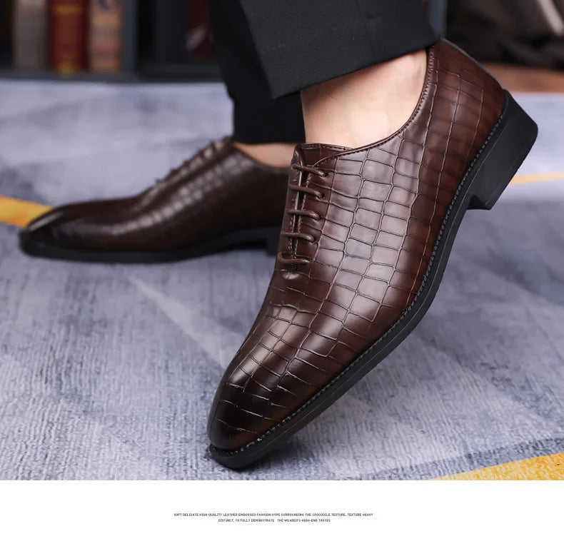 Luxury Mens Leather Shoes Retro Carved Lace-up Brogue Oxford Wedding Men Dress Shoes Male Formal Business Gentleman Office Shoes