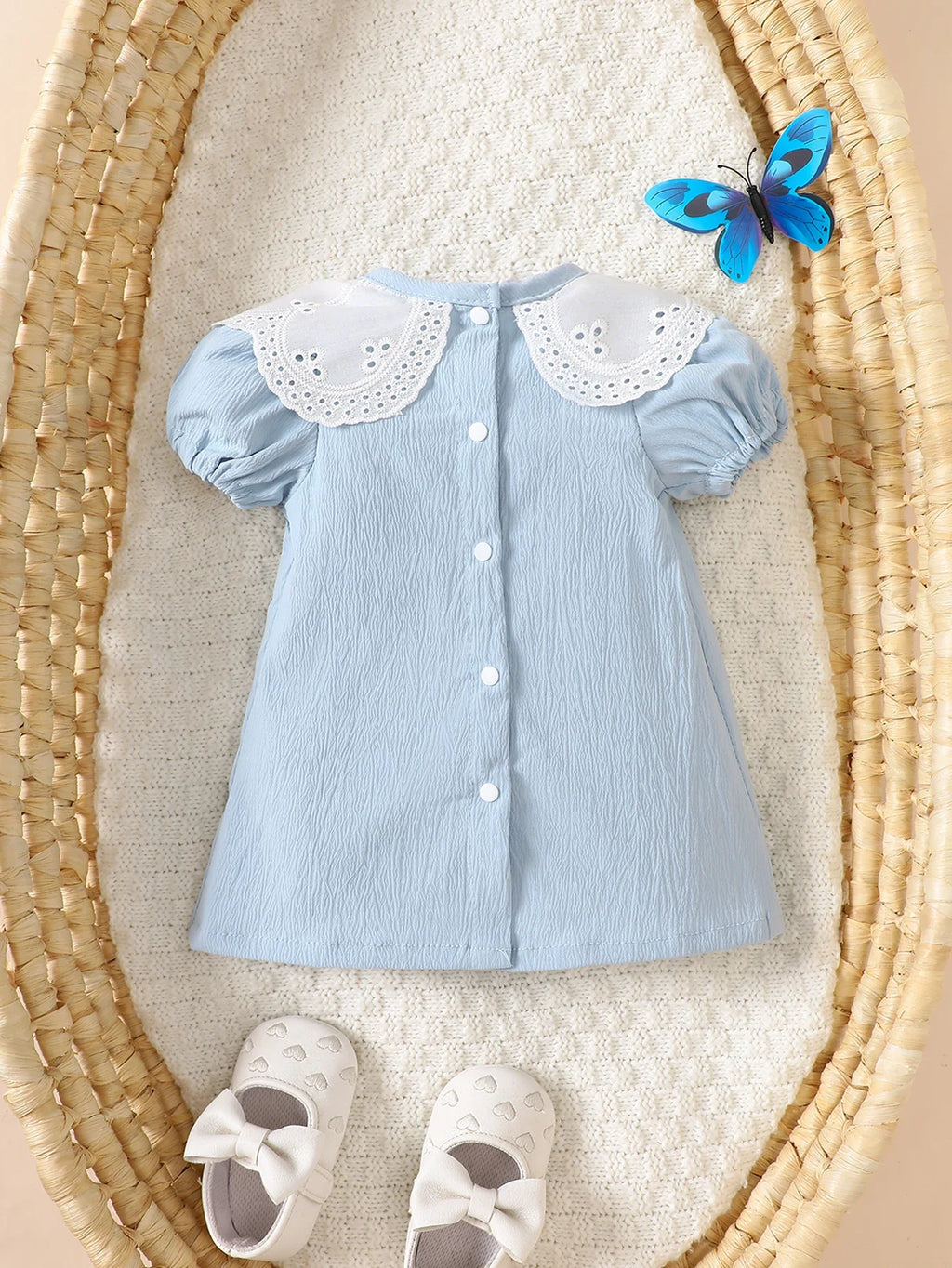 Summer new baby girl blue bubble short sleeved patch white lace round neck dress gentle, sweet and cute