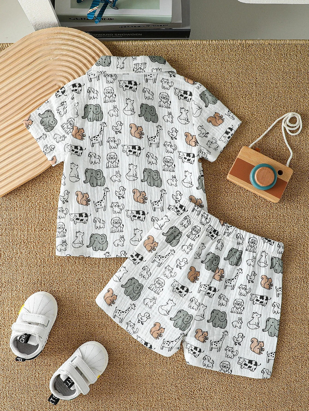 2025 New Summer Dinosaur Cartoon Printed Short-sleeved T-shirt and Shorts, Fashionable and Versatile Two-piece Set for Baby Boys