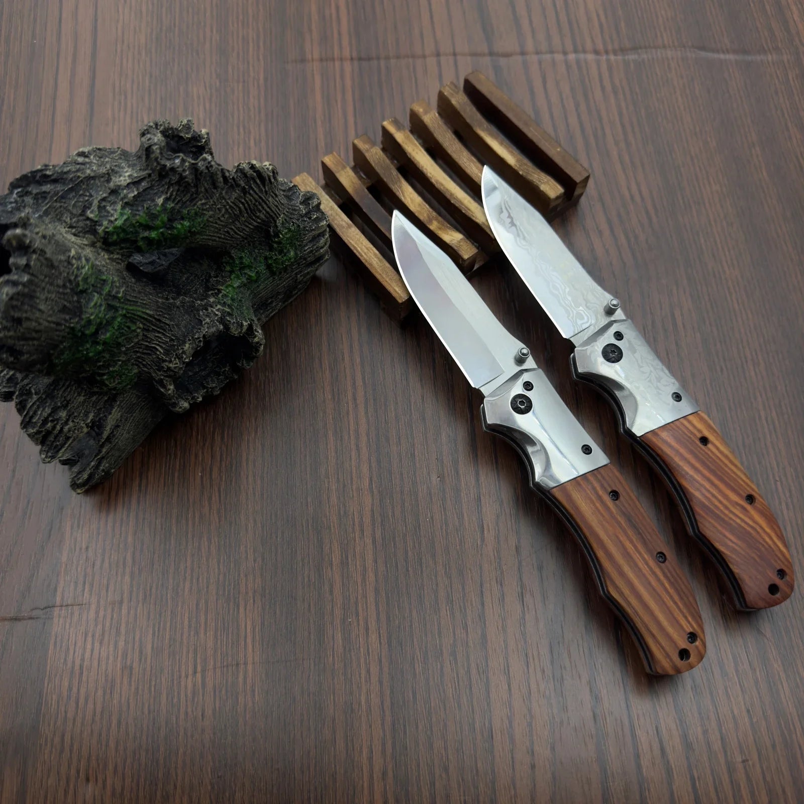 Folding knife, wooden handle, portable pocket knife, sharp, high-end fruit knife, for outdoor use, high hardness knife